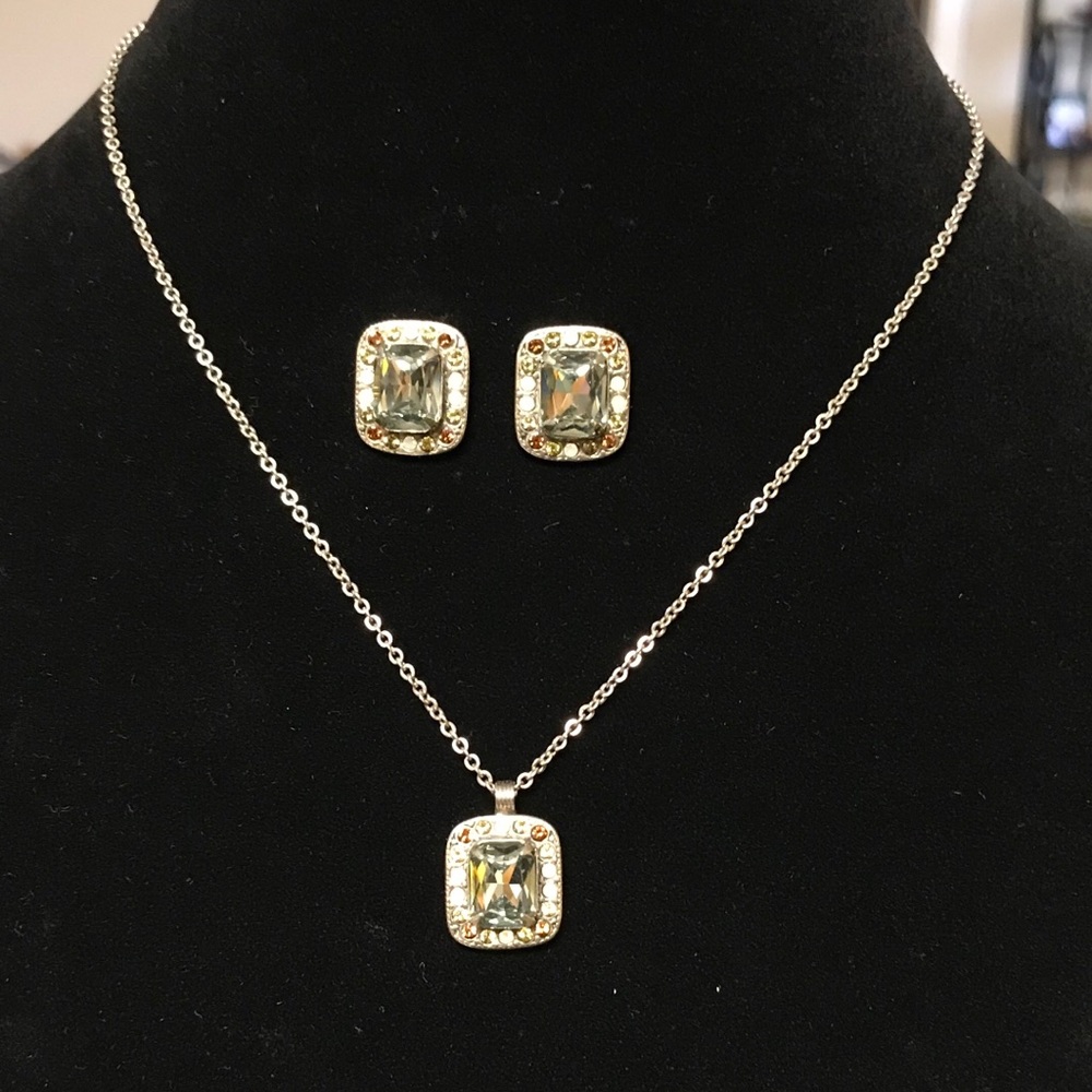 SORRELLI PENDANT NECKLACE AND EARRINGS SET
